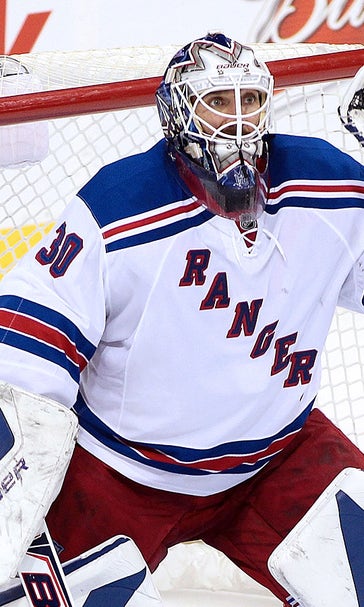 Hagelin hat trick helps Lundqvist tie Rangers' win mark vs. Jets